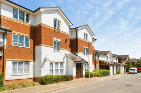 2-bed flat on Windsor Court Gillingham ME7, £1,225/mo