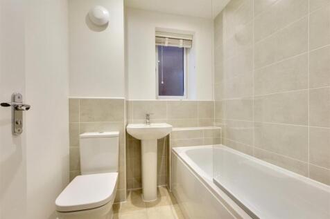 10. Bathroom_2.jpg