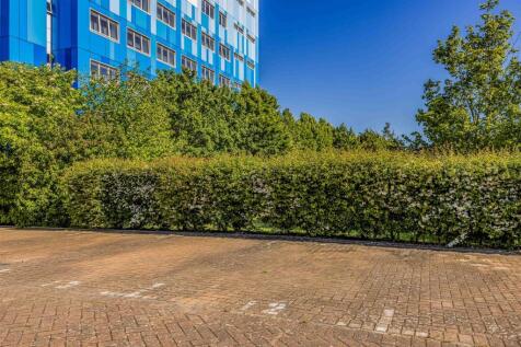 Flat 12, Chapter House, Tudor Crescent, Cosham-Sma