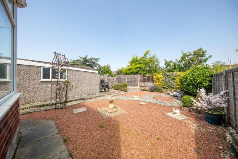 Low maintenance private garden
