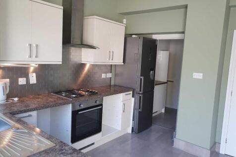 Park Avenue, Southall photo 3