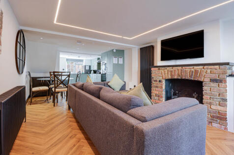 Lounge/Dining/Kitchen