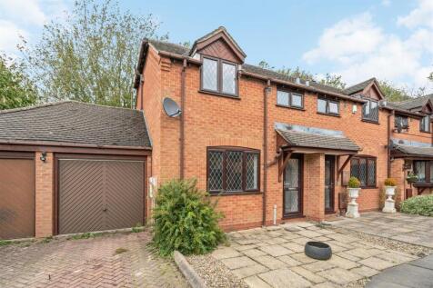 2 Fieldhouse Close-25_lo.jpg