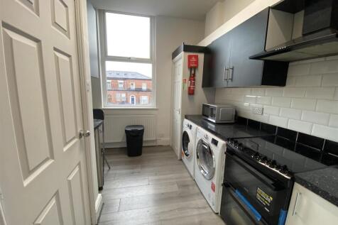 Birch Lane, Longsight, £140pppw photo 2