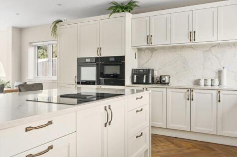 Open Plan Kitchen / Dining / Living Area