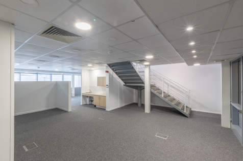 An empty arch with white lining