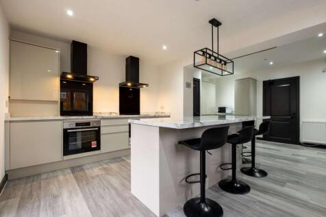 Kitchen 2.jpg