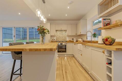 Stunning Open Plan Living/Dining Kitchen