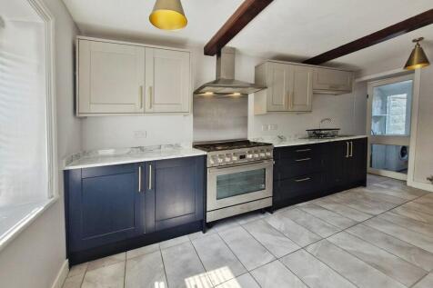 Long Row, Horsforth, Leeds photo 3