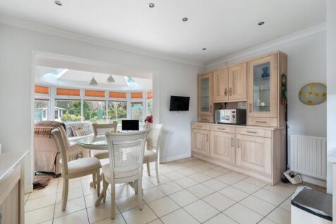 Kitchen/Breakfast Rm