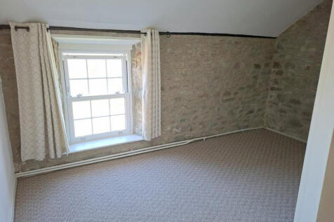 132 Acre Farm with 2 Cottages