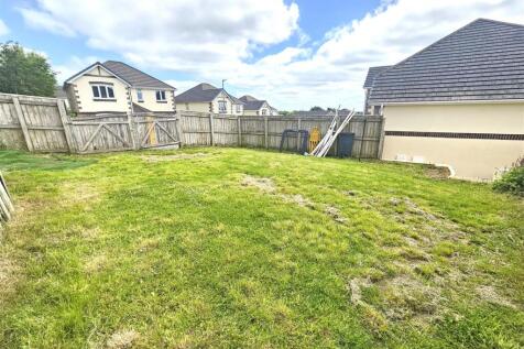 Adjoining Garden.jpg
