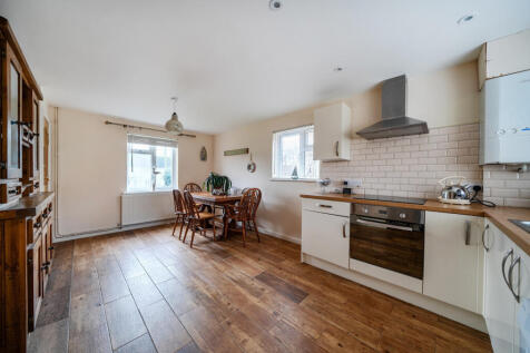 Kitchen/Dining Rm