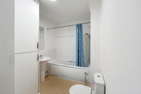 Bathroom.jpg