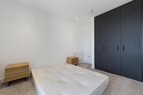 3 Everdene Path, Acton, London W3 photo 3