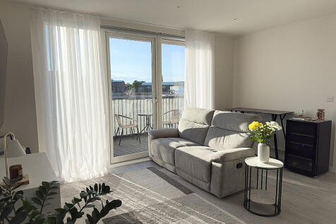 Taro Apartments, Henry Strong Road, Harrow, HA1 4BF. 2 bedroom flat for sale