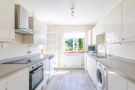 Kitchen 1.jpg