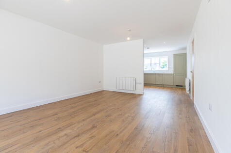 Kitchen/ Living R...