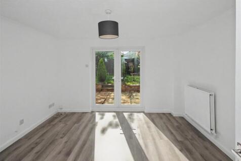 Daisy Croft, Rushden photo 4