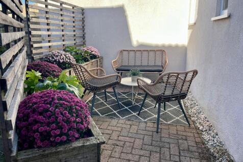 REAR GARDEN AREA