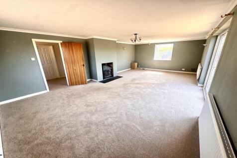 Goldbys Farm Bungalow, CV10 photo 4
