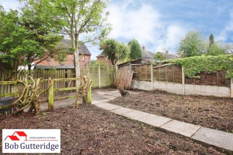 ENCLOSED REAR GARDEN