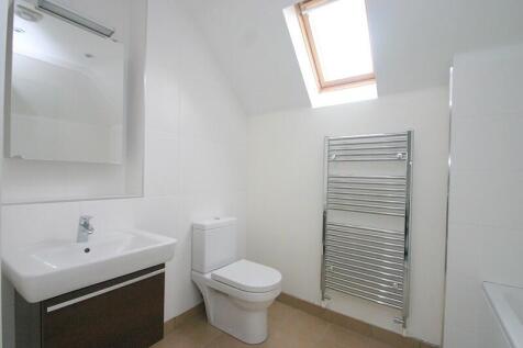 2 bedroom End Terrace House in Caterham On The Hill photo 5