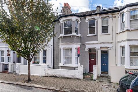 1-bed flat on Atheldene Road London SW18, £1,900/mo