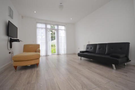 4 Bedroom Semi-Detached House to Rent