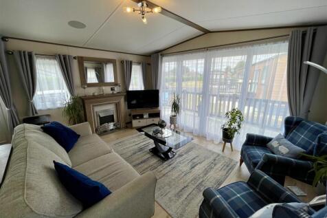 Open Aspect Lounge / Kitchen Area