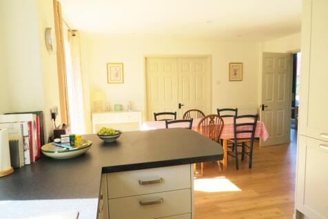 Liphook, Hampshire, GU30 photo 4