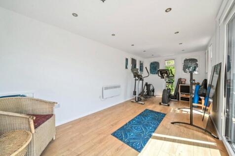 Garden Gym Building