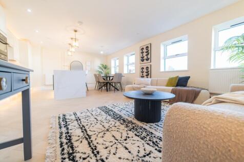 Award-winning Media team on EVERY Listing_3