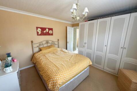 2 bed detached bungalow, Silsden 6