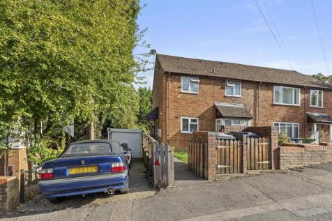47A Bookerhill Rd, HP12 4EY-11.jpg