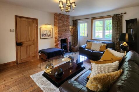 Hamstead Drive | YARMOUTH photo 3
