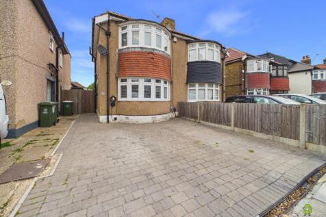 Presented by Clinton at EweMove Bexleyheath and Da
