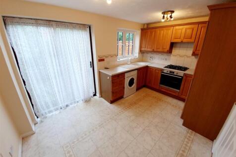 Jasmine Gardens, Rushden, Northants photo 4