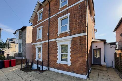 1-bed house on Room 3, Tilehurst Road, Reading, RG1, £750/mo