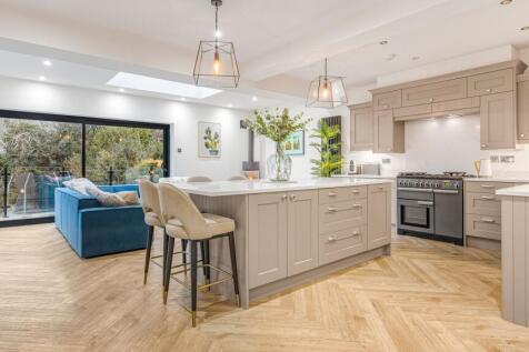 Open Plan Kitchen/Dining/Family Room