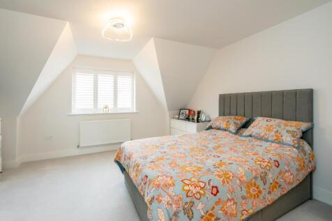 Bedroom 1.jpg