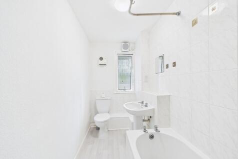 CAM02023G0-PR0176-STILL021