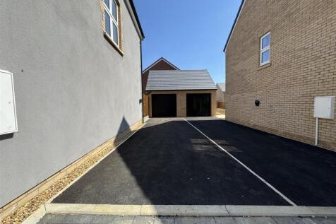 Driveway pic 2.jpeg