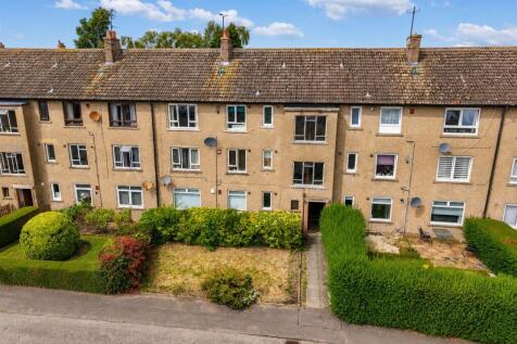 94A Kemnay Gardens Dundee-2.jpg
