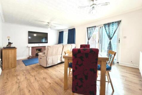 Lounge/ Dining Room