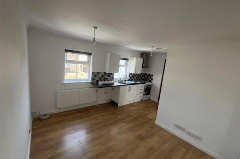 AHLH living kitchen open plan 2.jpeg