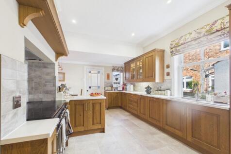 Kitchen/Dining Area