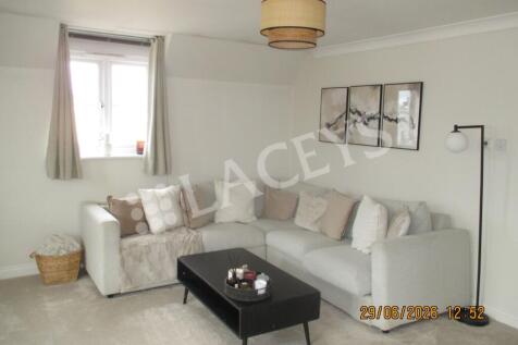 Hawks Rise, Yeovil, BA22 8XT photo 4