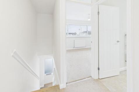 Atherstone Close, Cheltenham, GL51 photo 4