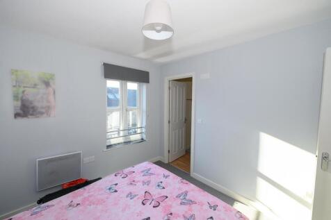 Bedroom one pic 2.jpg